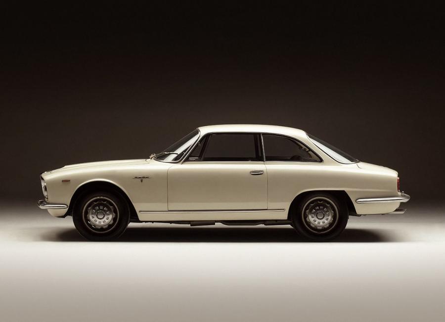  Alfa Romeo 2600 Sprint (106) 1962 года  (фото 6 из 18)